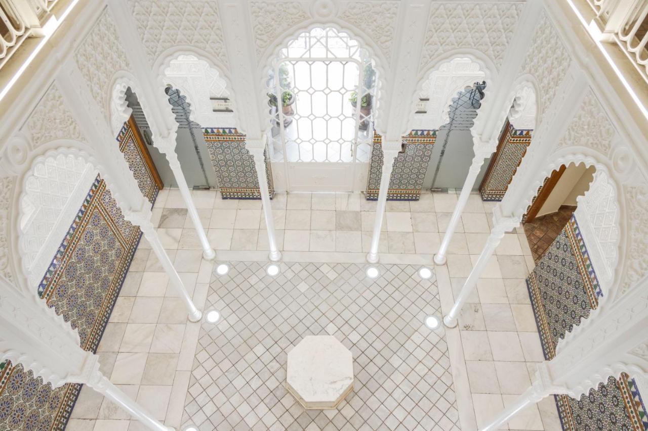 Hotel Ilunion Merida Palace Экстерьер фото Interior of the mosque